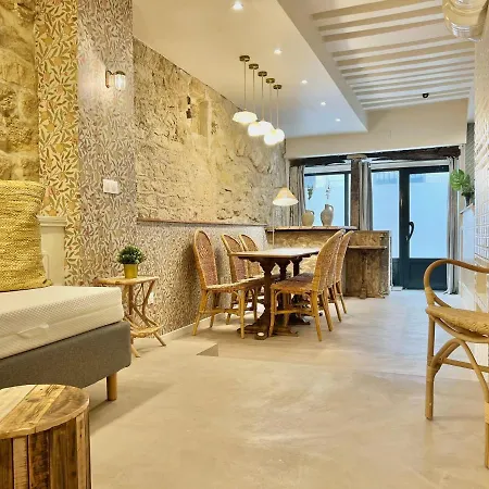 Ancien Restaurant Transforme En Logement Design 3p *