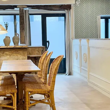 Apartment Ancien Restaurant Transforme En Logement Design 3p *