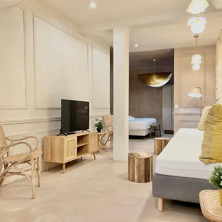 Ancien Restaurant Transforme En Logement Design 3p Apartment *