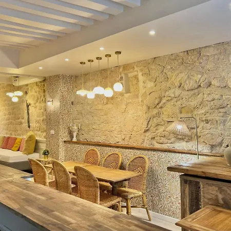 Ancien Restaurant Transforme En Logement Design 3p *