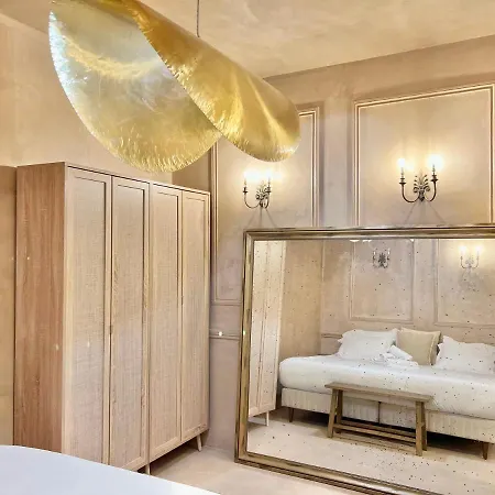 Ancien Restaurant Transforme En Logement Design 3p