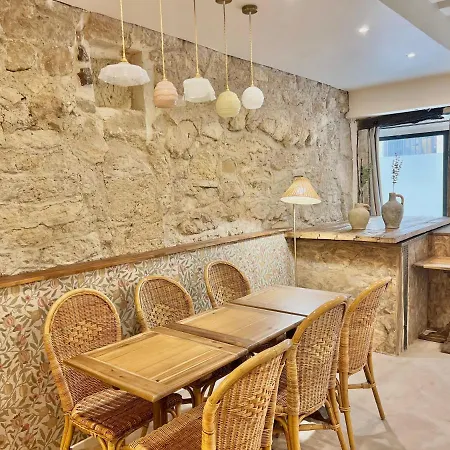 アパート Ancien Restaurant Transforme En Logement Design 3p パリ